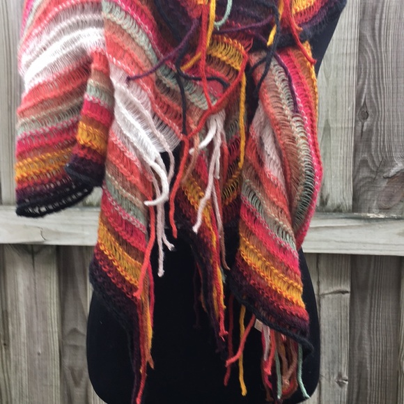 ❄️ NWOT COZY knit scarf/wrap ❄️ - Picture 3 of 7